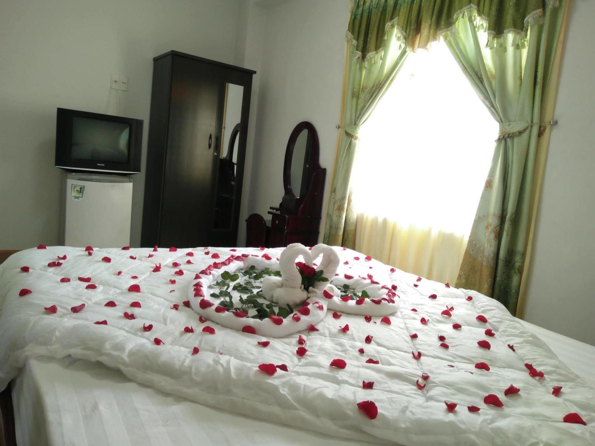 Valentine Hotel Hué Eksteriør billede